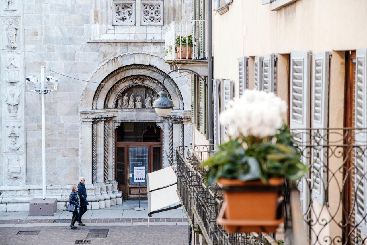 شقة كومو  في La Finestra Sul Duomo - The House Of Travelers المظهر الخارجي الصورة
